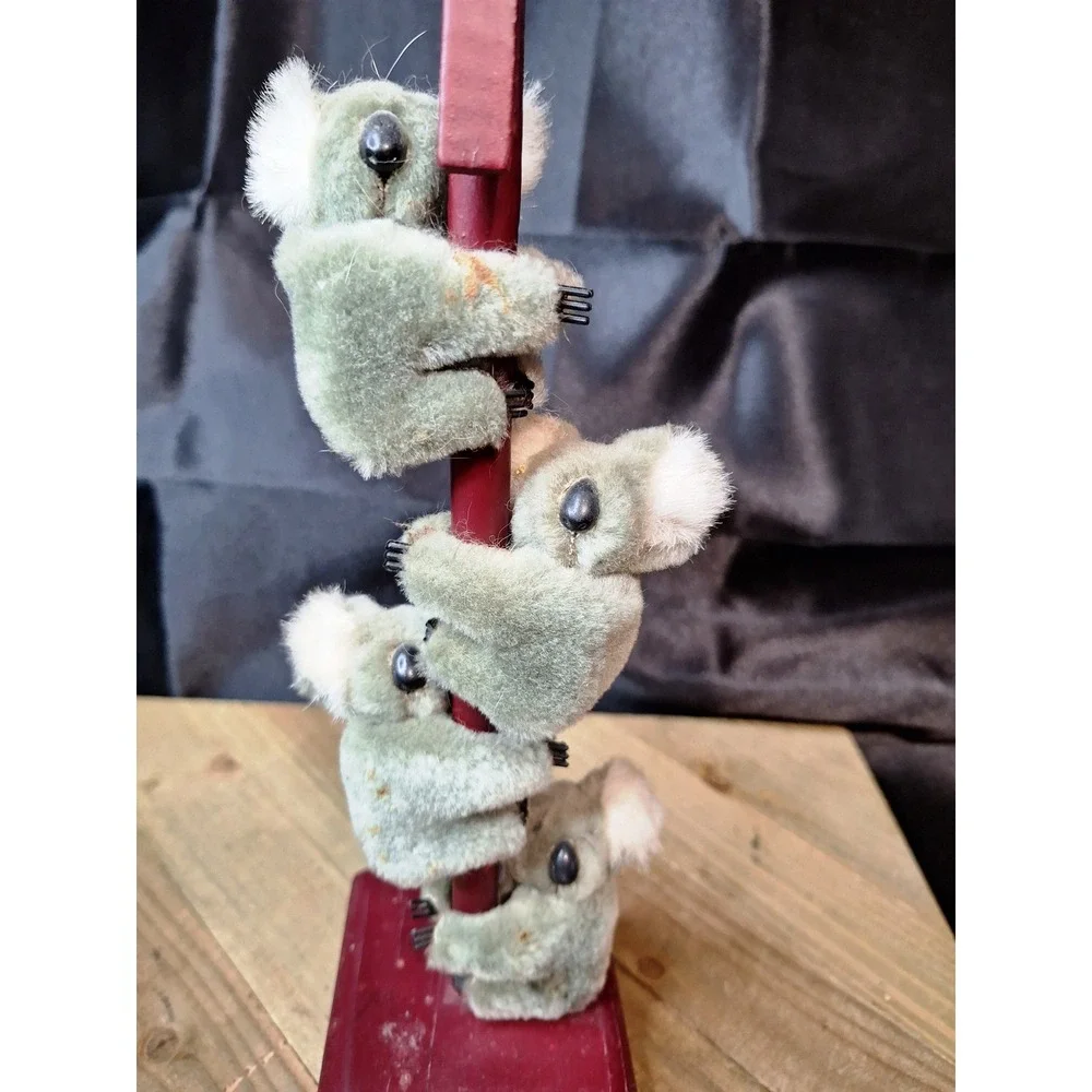 Vintage Koala Bear Souvenir Photo Clip Stand Red Wood Base 4 Fuzzy Koalas